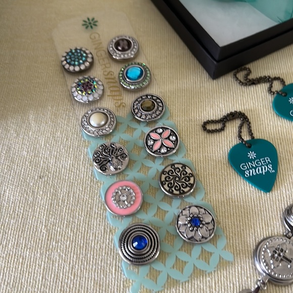 Gingersnaps - Picture 2 of 4